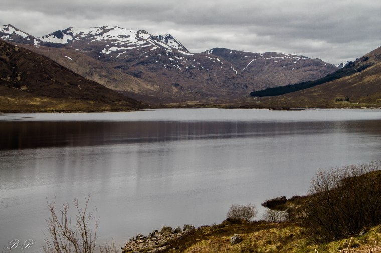 Uno scorcio del Loch Cluanie durante il tragitto verso l'Eilean Donan Castle
