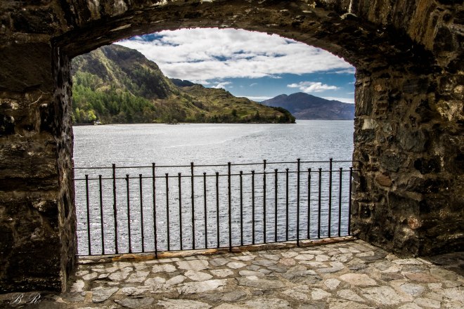 Una bellissima cornice nel cortile interno del castello