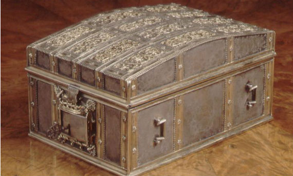 Il famoso scrigno dove erano coservate le lettere, private e compromettenti, di Mary Stuart all'amante