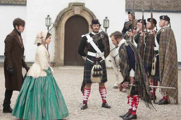 victoria_ep7_25-7f0bd4b