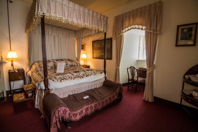 Castle-Fraser-BeatriceRoat