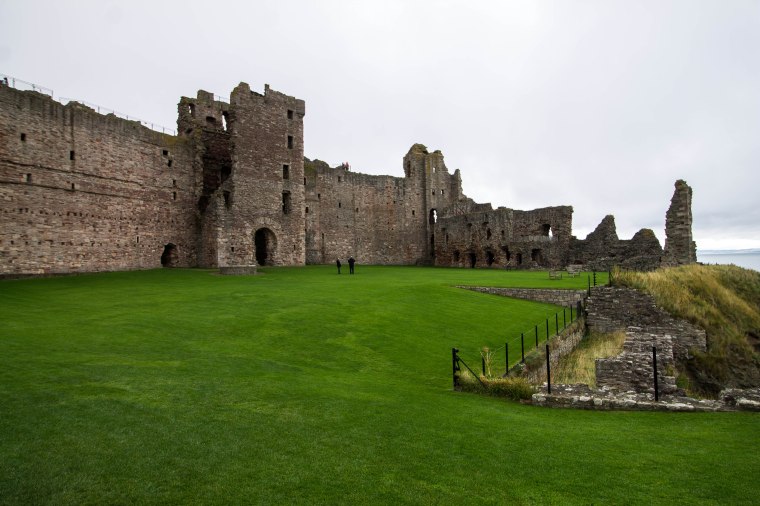 Tantallon_Castle_BeatriceRoat