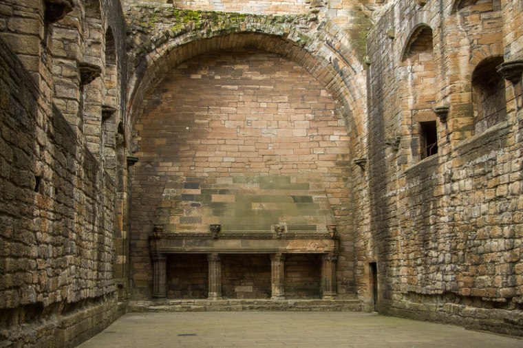 LinlithgowPalace-Scotland-BeatriceRoat