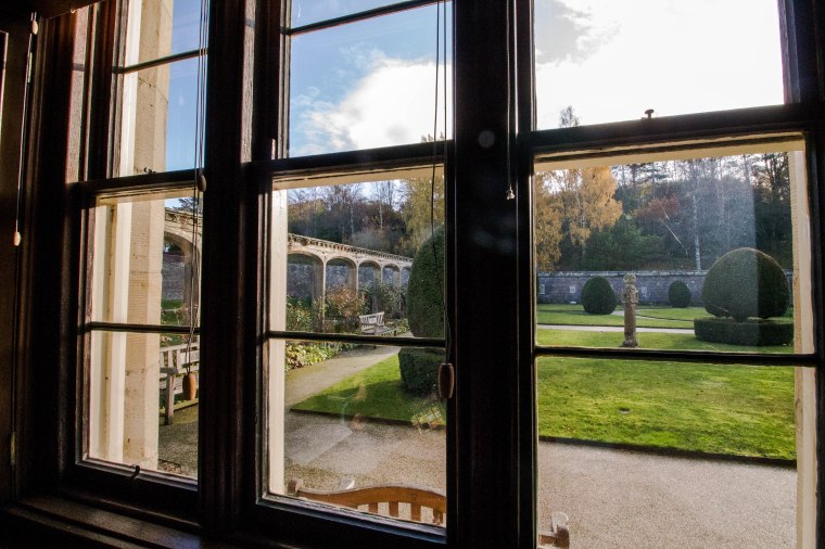 Abbotsford-House-Scotland-BeatriceRoat