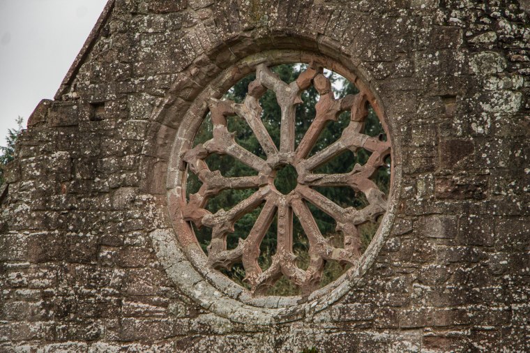 Dryburgh-Abbey-Scotland-BeatriceRoat